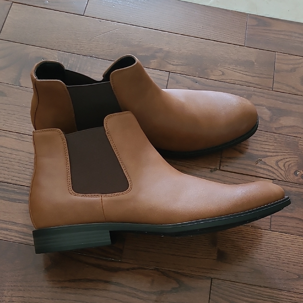 New Madden Mens Tan Chelsea Boots Round Toe Size 11